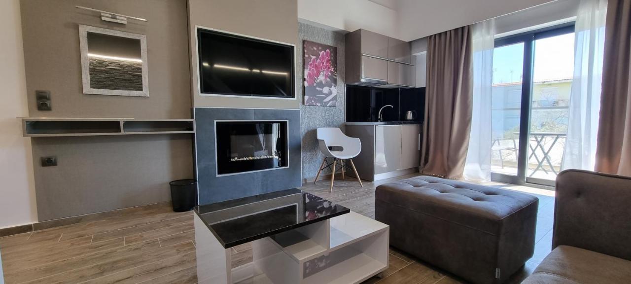 Ofrínion Luxsuites מראה חיצוני תמונה