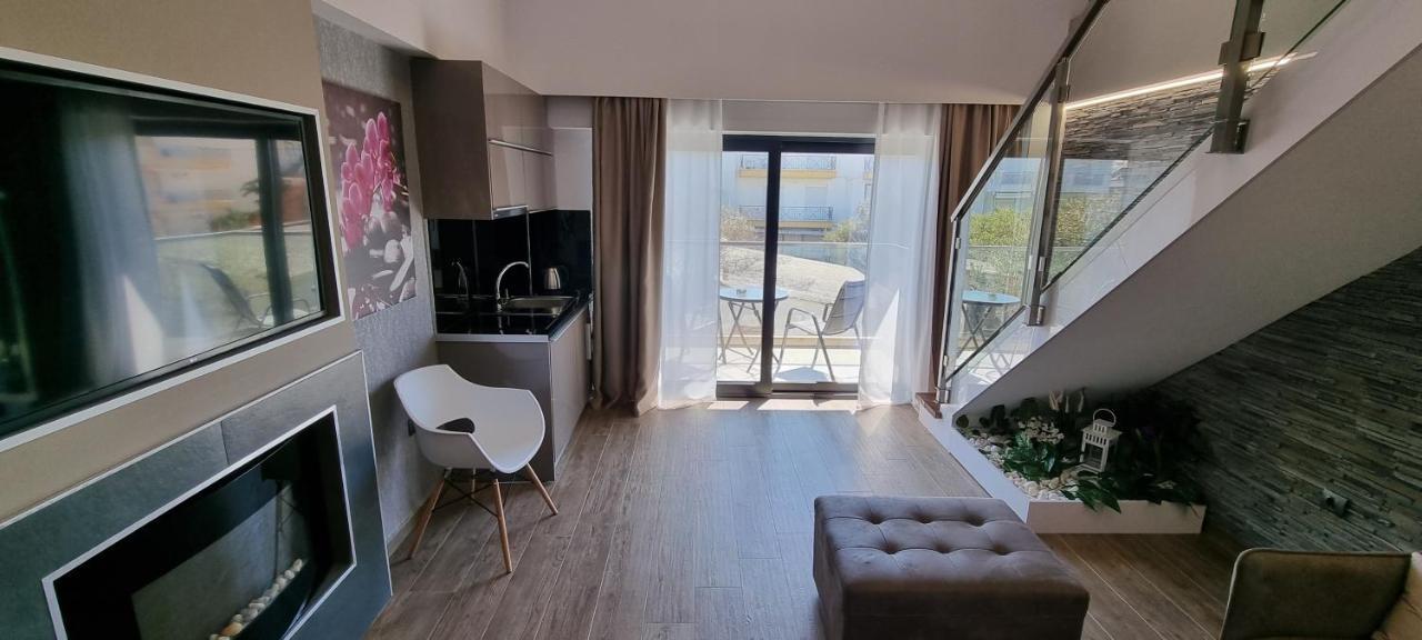 Ofrínion Luxsuites מראה חיצוני תמונה