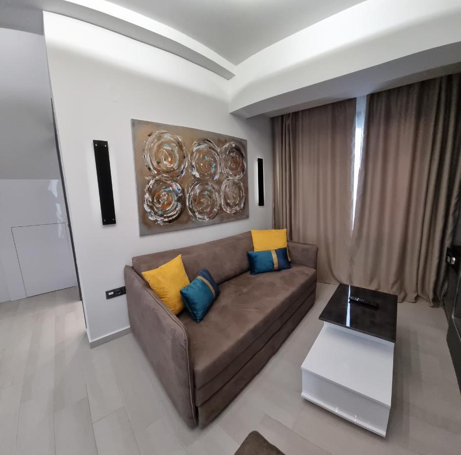 Ofrínion Luxsuites מראה חיצוני תמונה