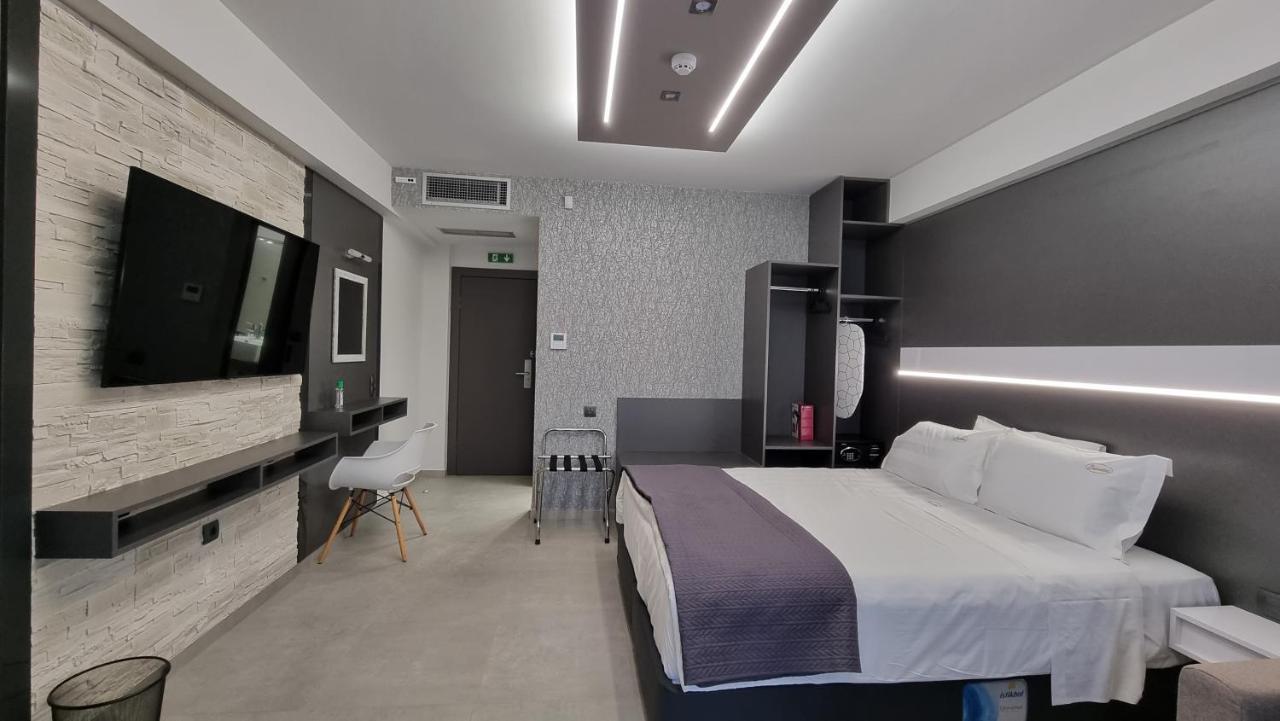 Ofrínion Luxsuites מראה חיצוני תמונה