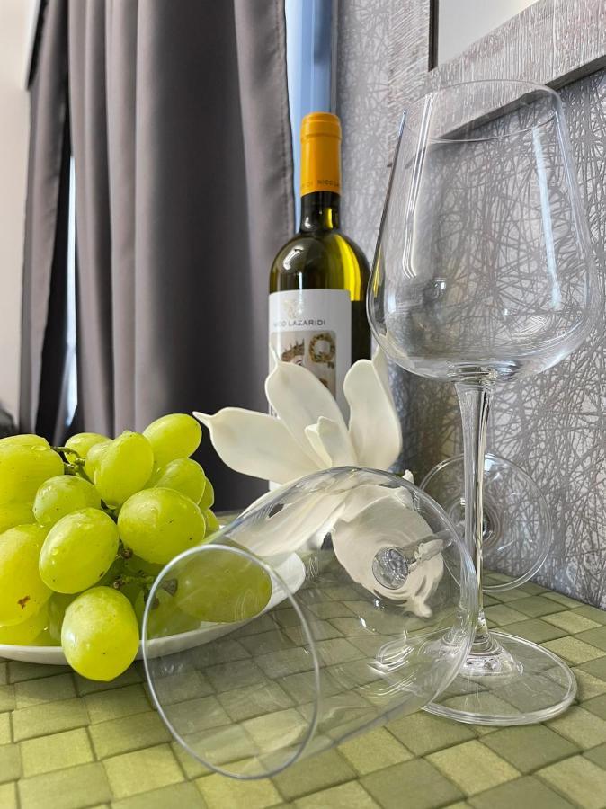 Ofrínion Luxsuites מראה חיצוני תמונה