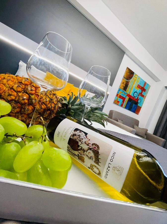 Ofrínion Luxsuites מראה חיצוני תמונה