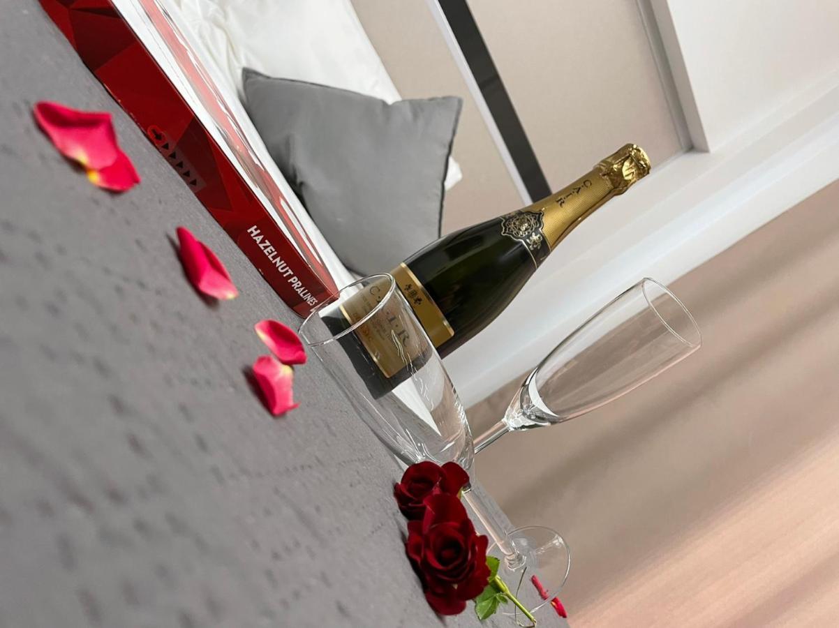 Ofrínion Luxsuites מראה חיצוני תמונה